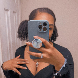 Meet your Posher, Olivia